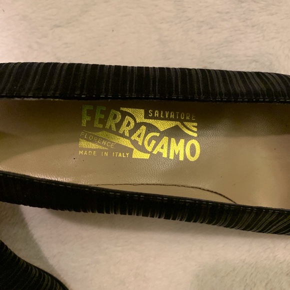 Ladies Ferragamo Shoes - Picture 2 of 7